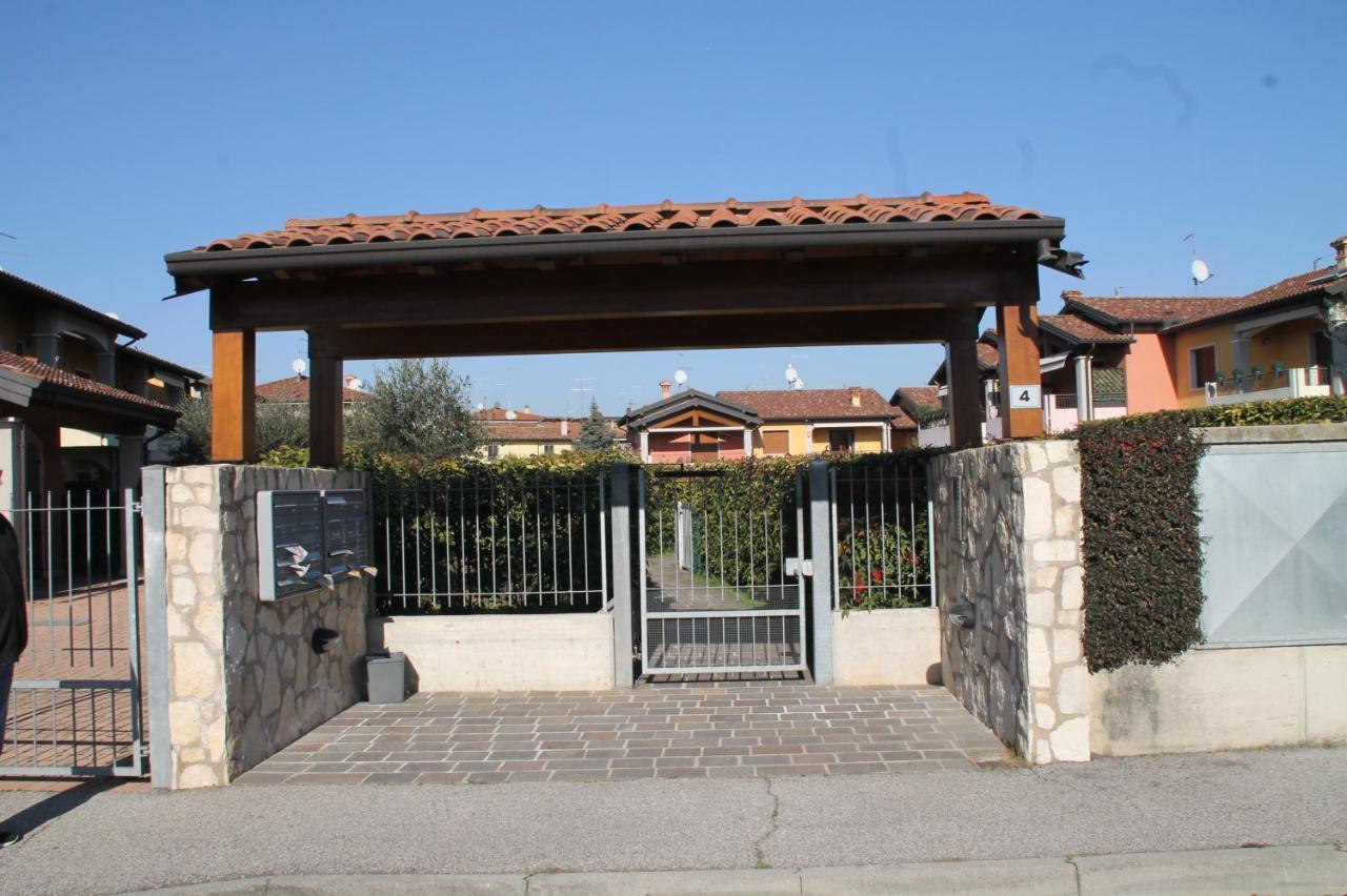 Casa Vacanze Da Riki Appartamento 1 Πεσκιέρα ντελ Γκάρντα Εξωτερικό φωτογραφία