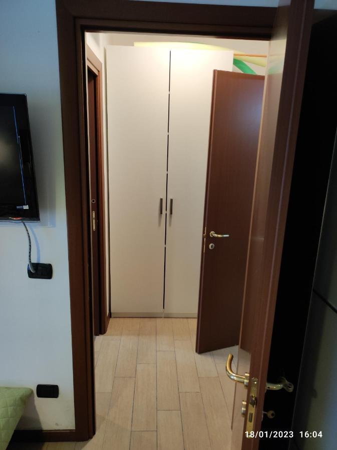 Casa Vacanze Da Riki Appartamento 1 Πεσκιέρα ντελ Γκάρντα Εξωτερικό φωτογραφία